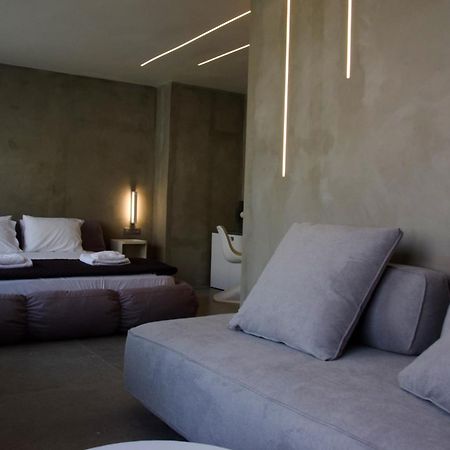 99 Adrianou Apartments Atene Esterno foto