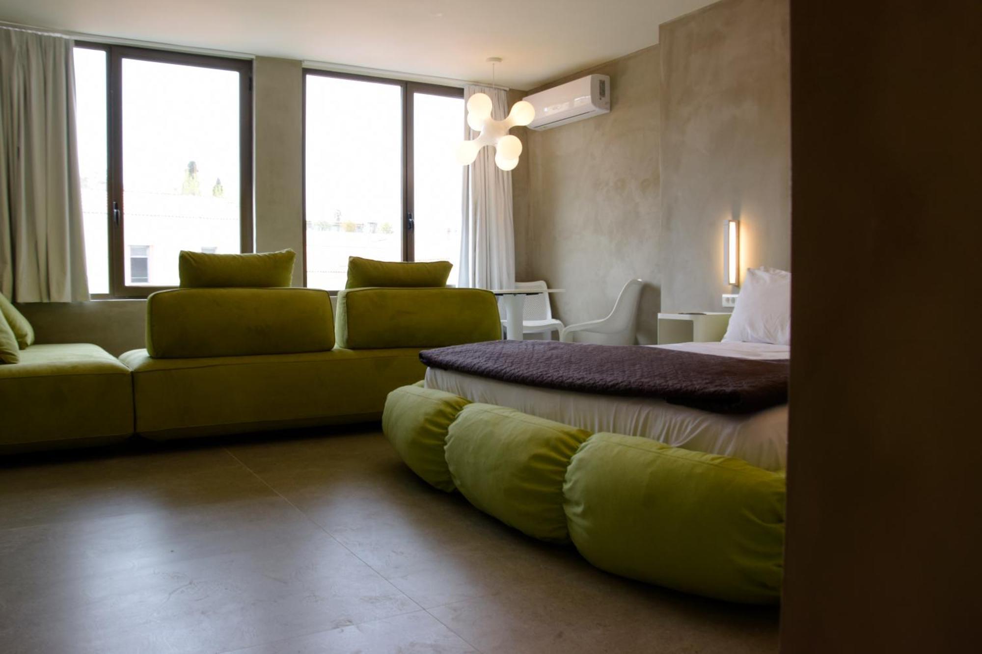 99 Adrianou Apartments Atene Esterno foto