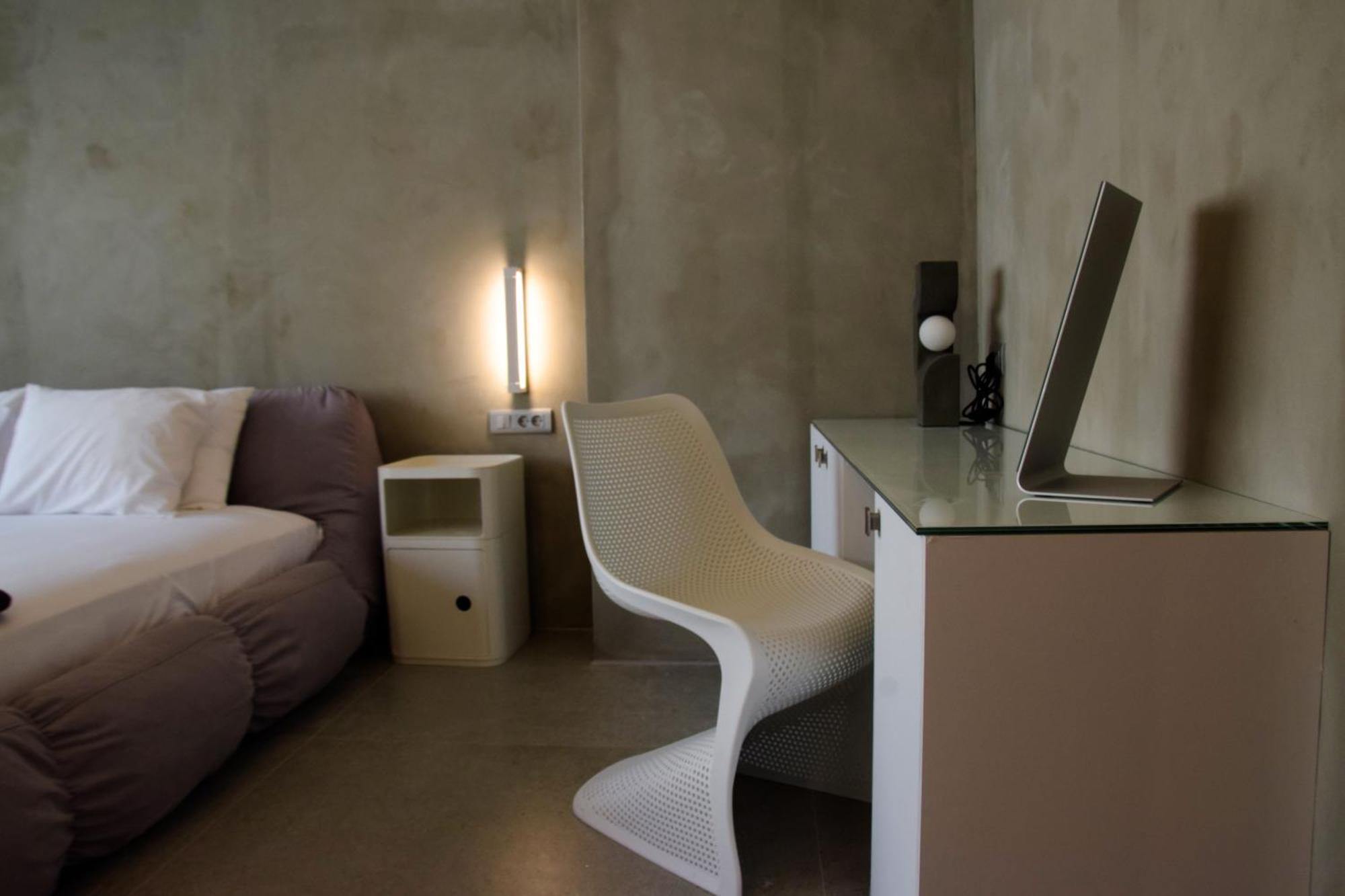 99 Adrianou Apartments Atene Esterno foto