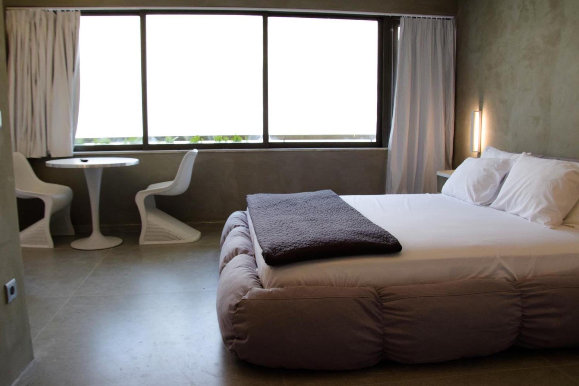 99 Adrianou Apartments Atene Esterno foto