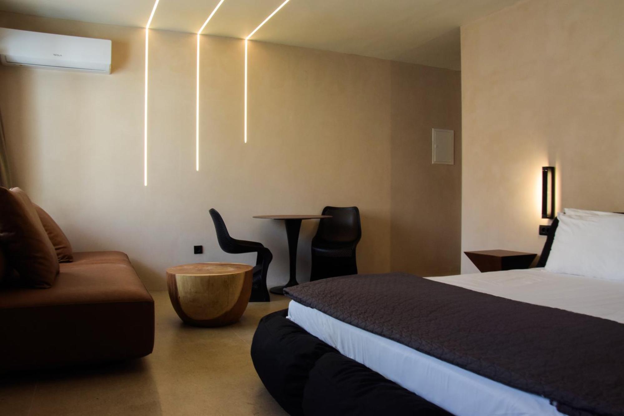 99 Adrianou Apartments Atene Esterno foto