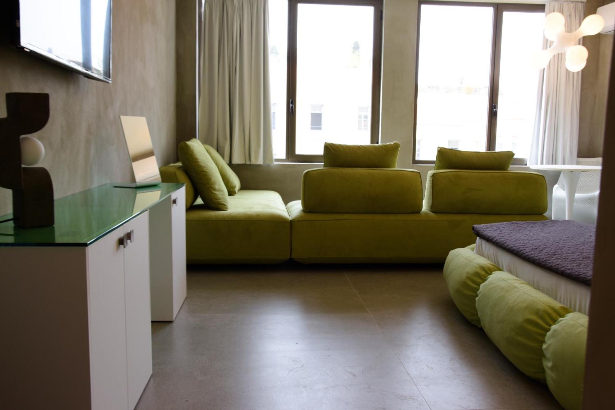 99 Adrianou Apartments Atene Esterno foto